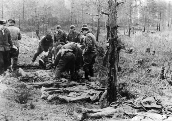 Cuerpos descubiertos en el bosque de Katyn Venezuela Awareness
