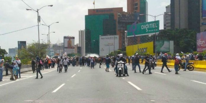 Autopista-represión-700x350